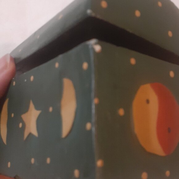 Vintage Wooden Trinket/Jewelry Box with Sun, Stars and Yin Yang Motifs - Picture 5 of 8